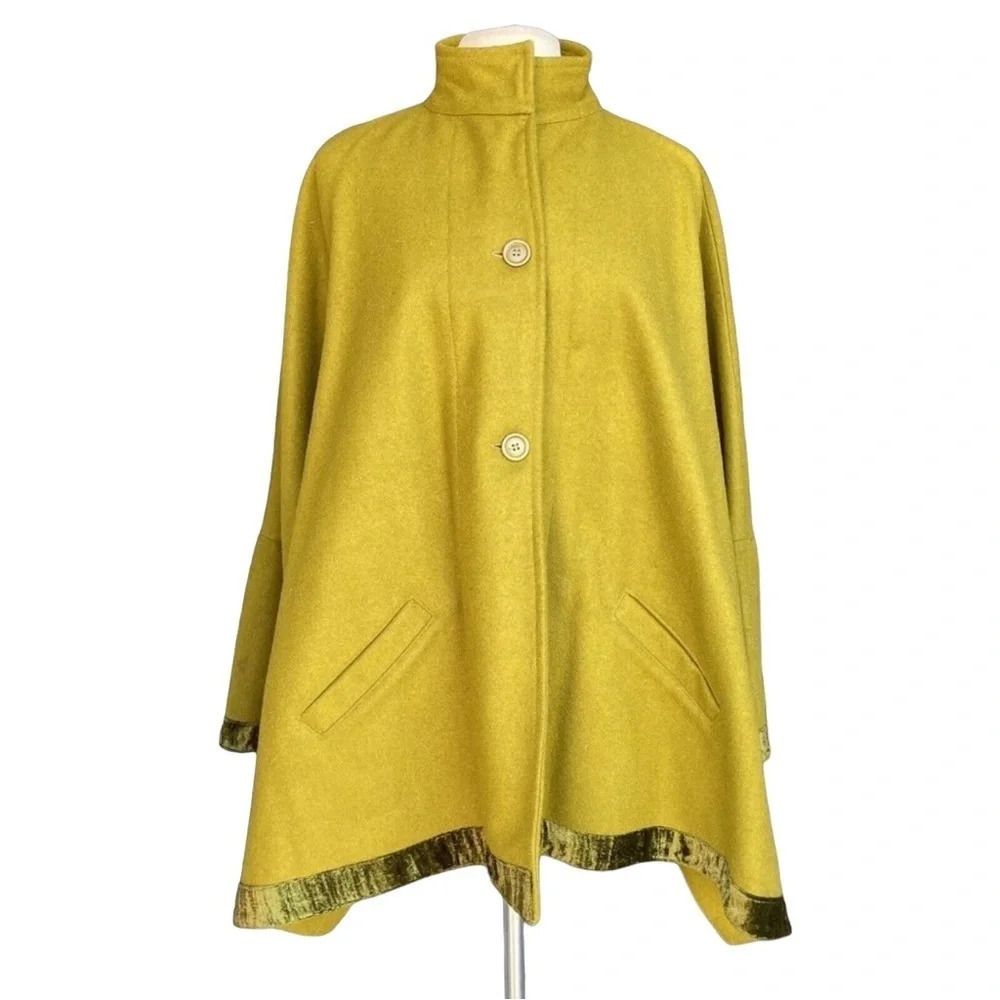 TERRY K Women’s Size L Mustard Boiled Wool Pocket Embroidered Poncho Jacket
